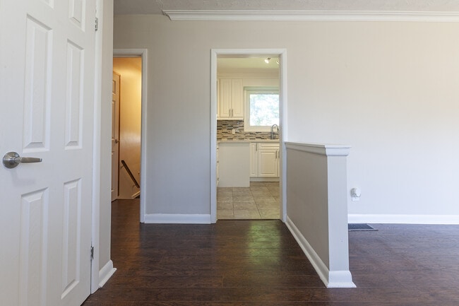 Photo - 1461 Moss Glen Rd