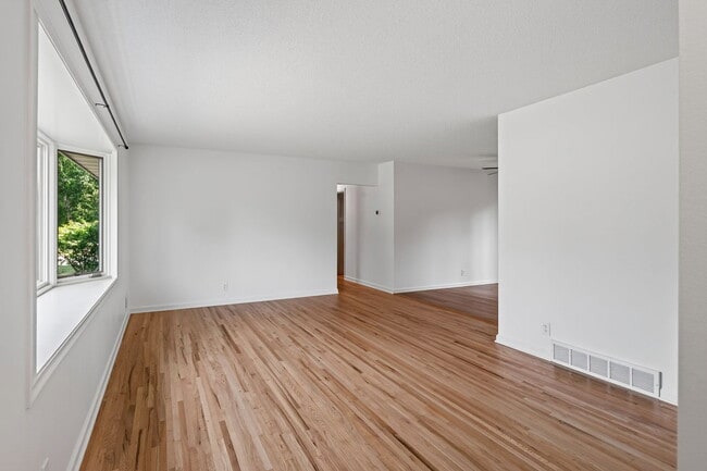 Photo - 2036 Coral Ln