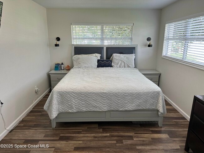 Photo - 724 Ixora Ave