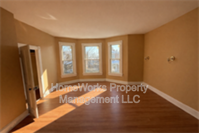 Photo - 514 E 41st St