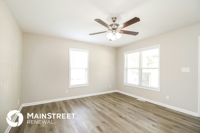 Photo - 2930 Edwards St