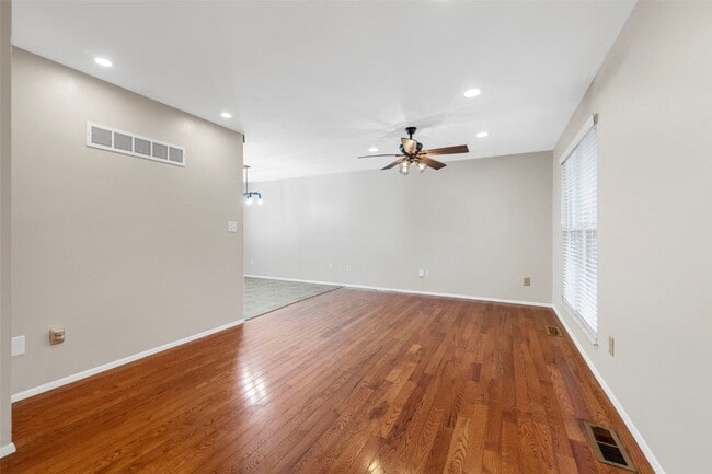 Photo - 818 Reinke Rd