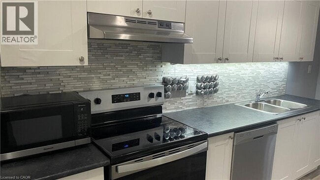 Photo - 468 Main St E Unit 15