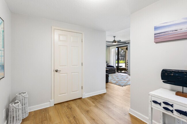 Photo - 16100 W Bay Dr Unit 147