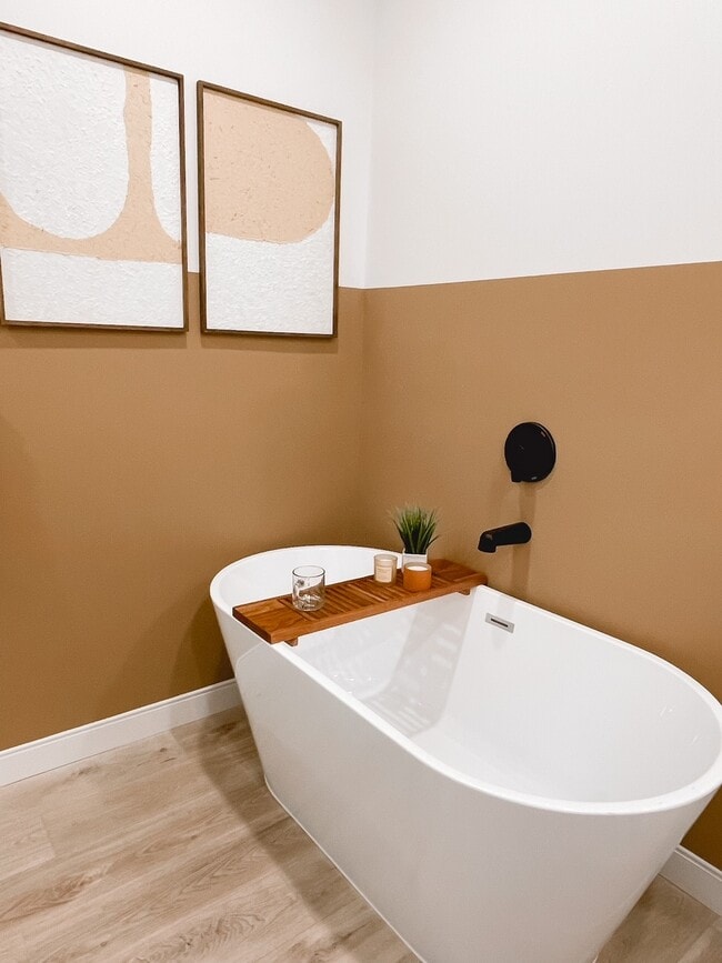 Soaking Tub*