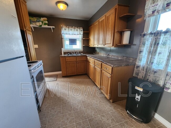 Photo - 1212 35th St NE