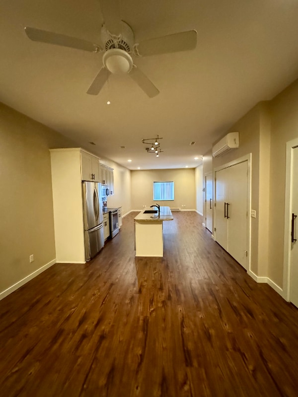Photo - 411 S McEwan St