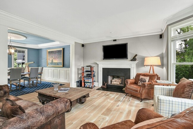 Photo - 96 Comstock Hill Ave