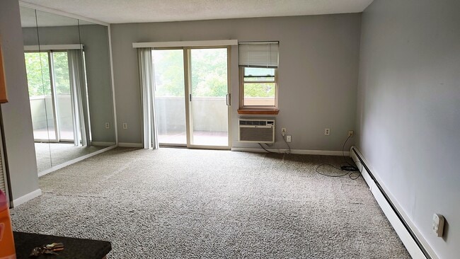 Photo - 3150 Iris Ave Unidad #208