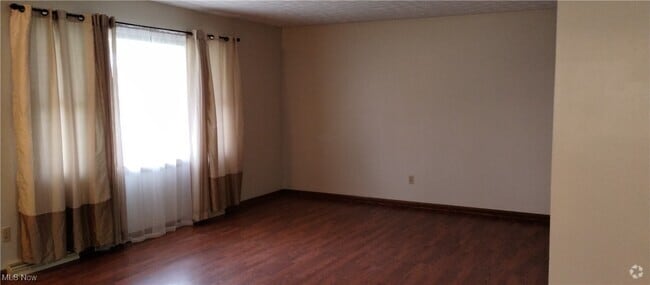Building Photo - 206 Stuart Dr Rental
