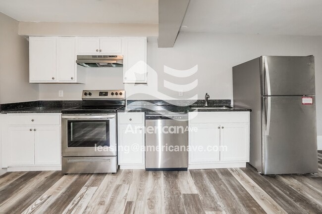Photo - 5085 Adella St