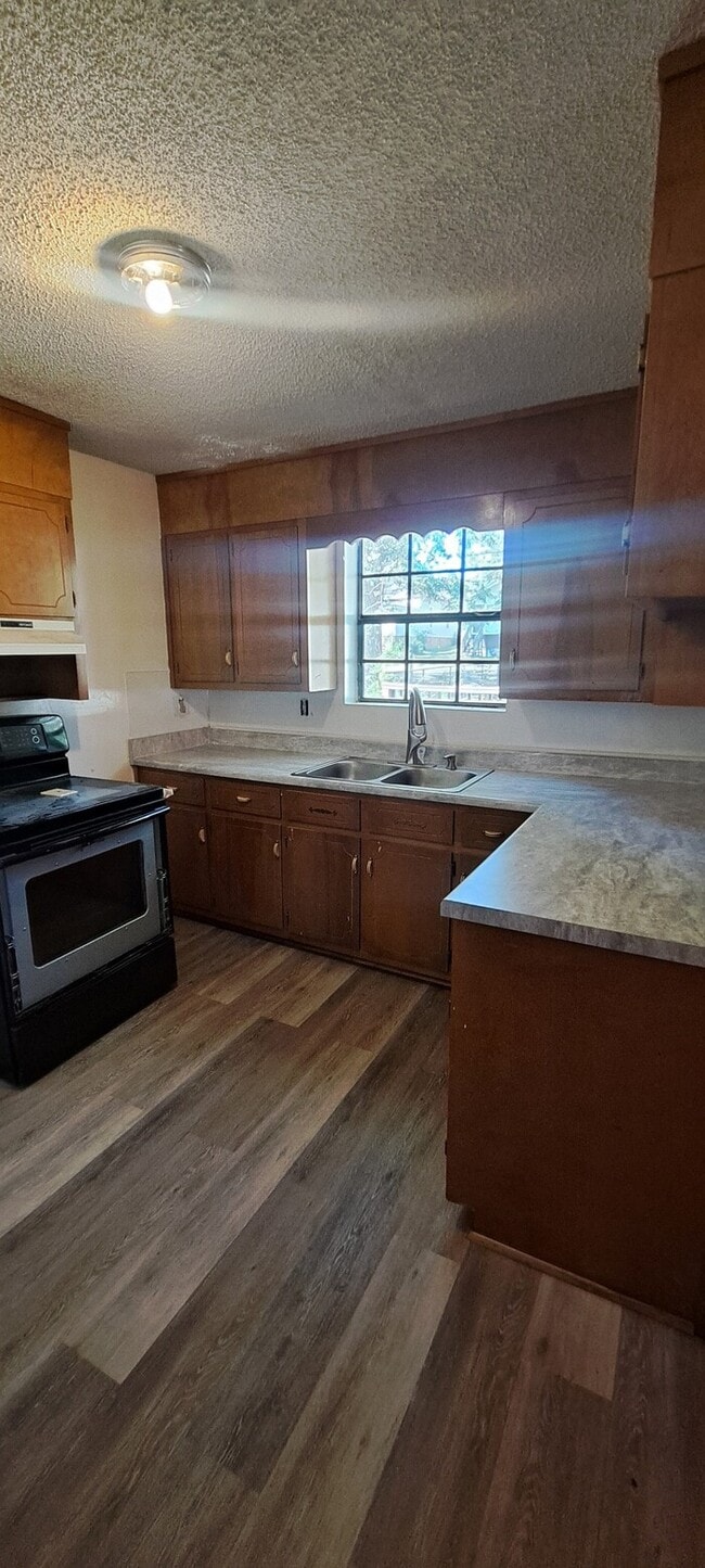 Building Photo - 1302 4th Ct W Rental