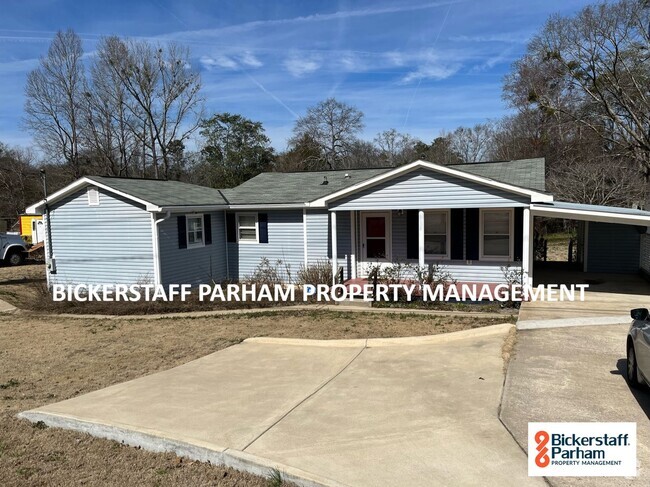 Building Photo - Lovely Home Located in Phenix City Off Lee...