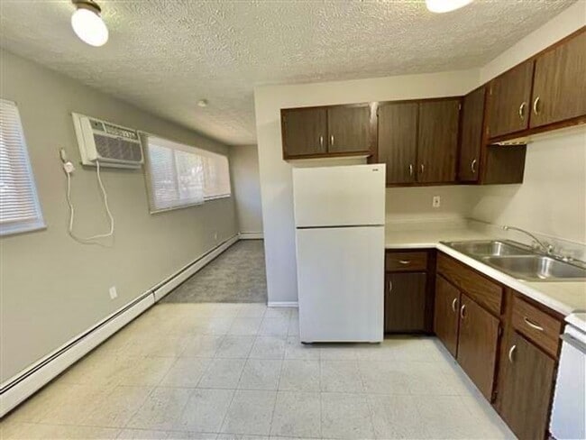 Photo - 4126 W 8th St Unit 4