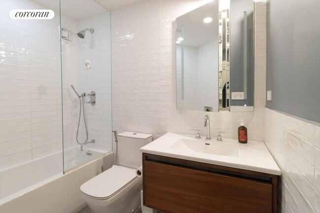 Photo - 101 W 81st St