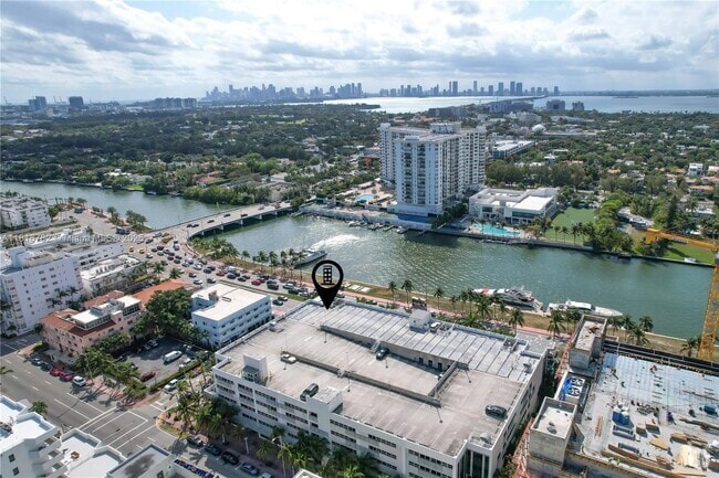 Building Photo - 4332 Collins Ave Unit 401 Rental
