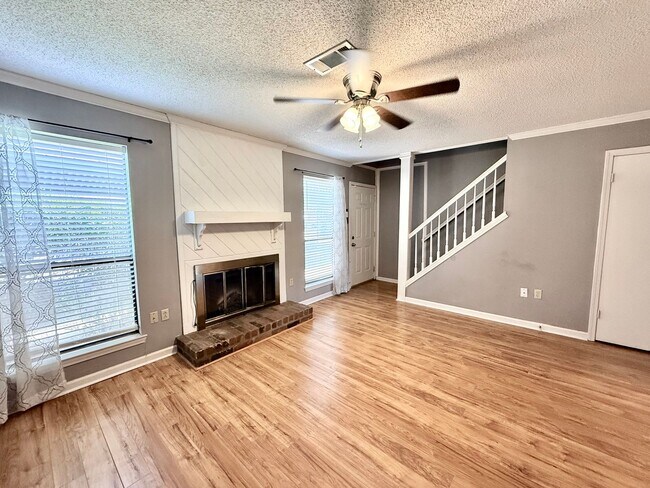 Photo - 955 Ridgepoint Ct