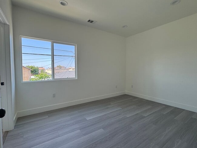 Photo - 7875 Glencoe Drive