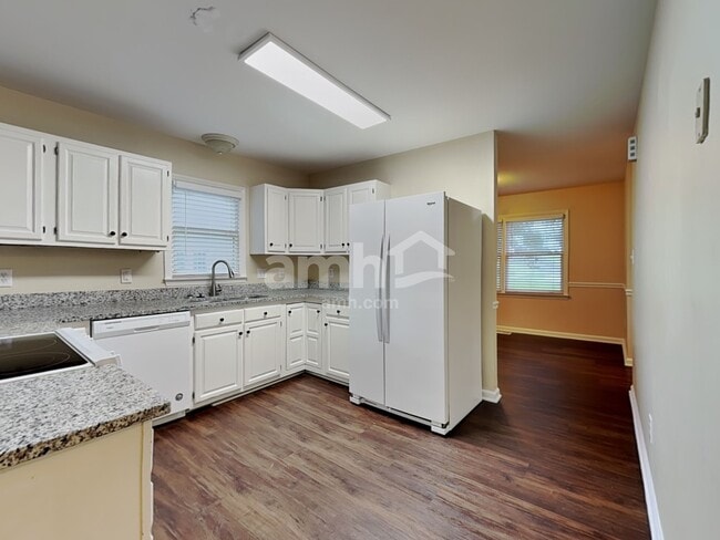 Photo - 6112 Glenridge Ct