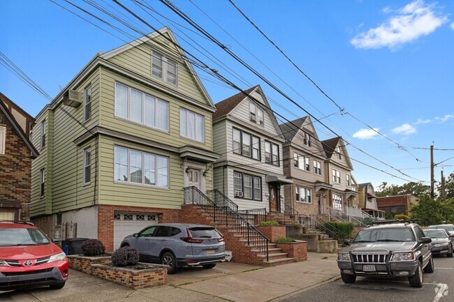 Building Photo - 120 W 45th St Rental