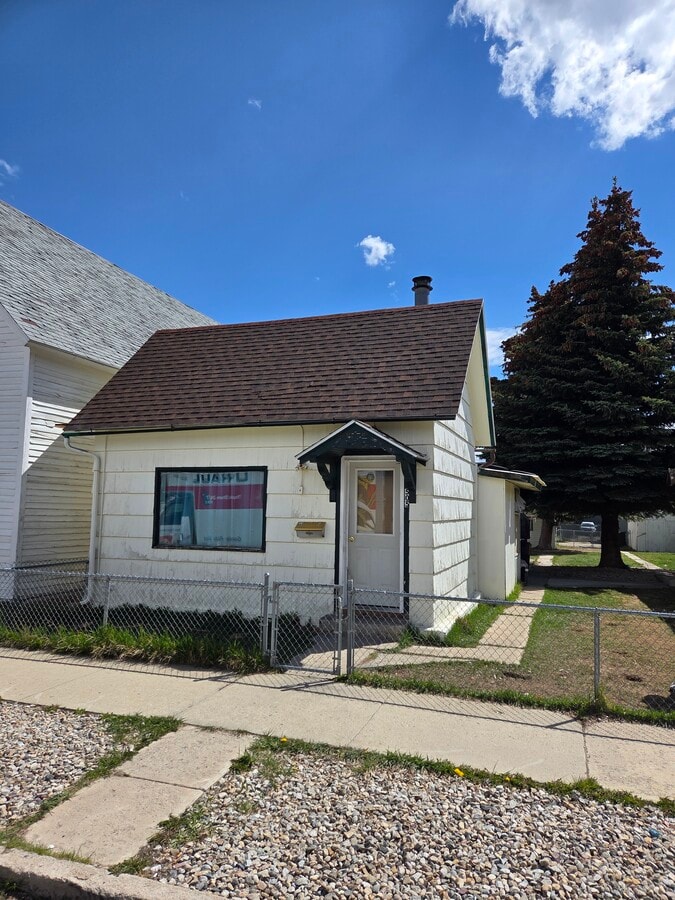 Photo - 505 Alder St