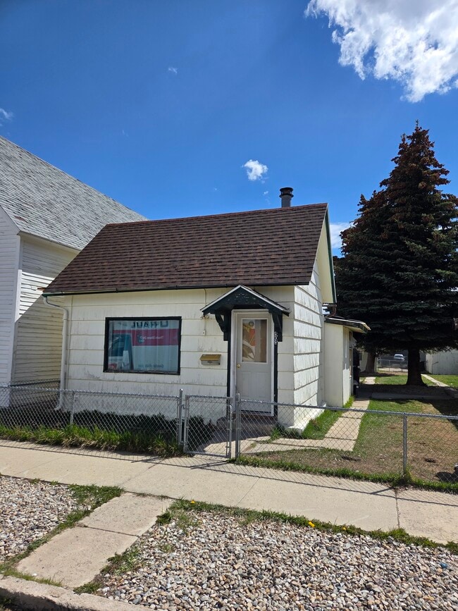 Building Photo - 505 Alder St