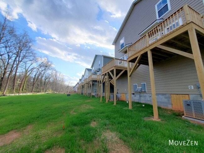 Photo - 277 Vanderbilt Rd