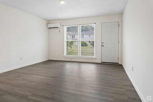 2BR, 1BA - 850SF - Living Room