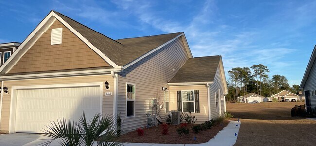 Photo - 3 bedroom/2 bath duplex in Heather Glenn