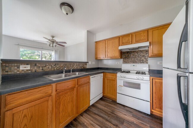 Photo - Beautiful 3 Bedroom 2 Bath Home in Lake in the Hills!