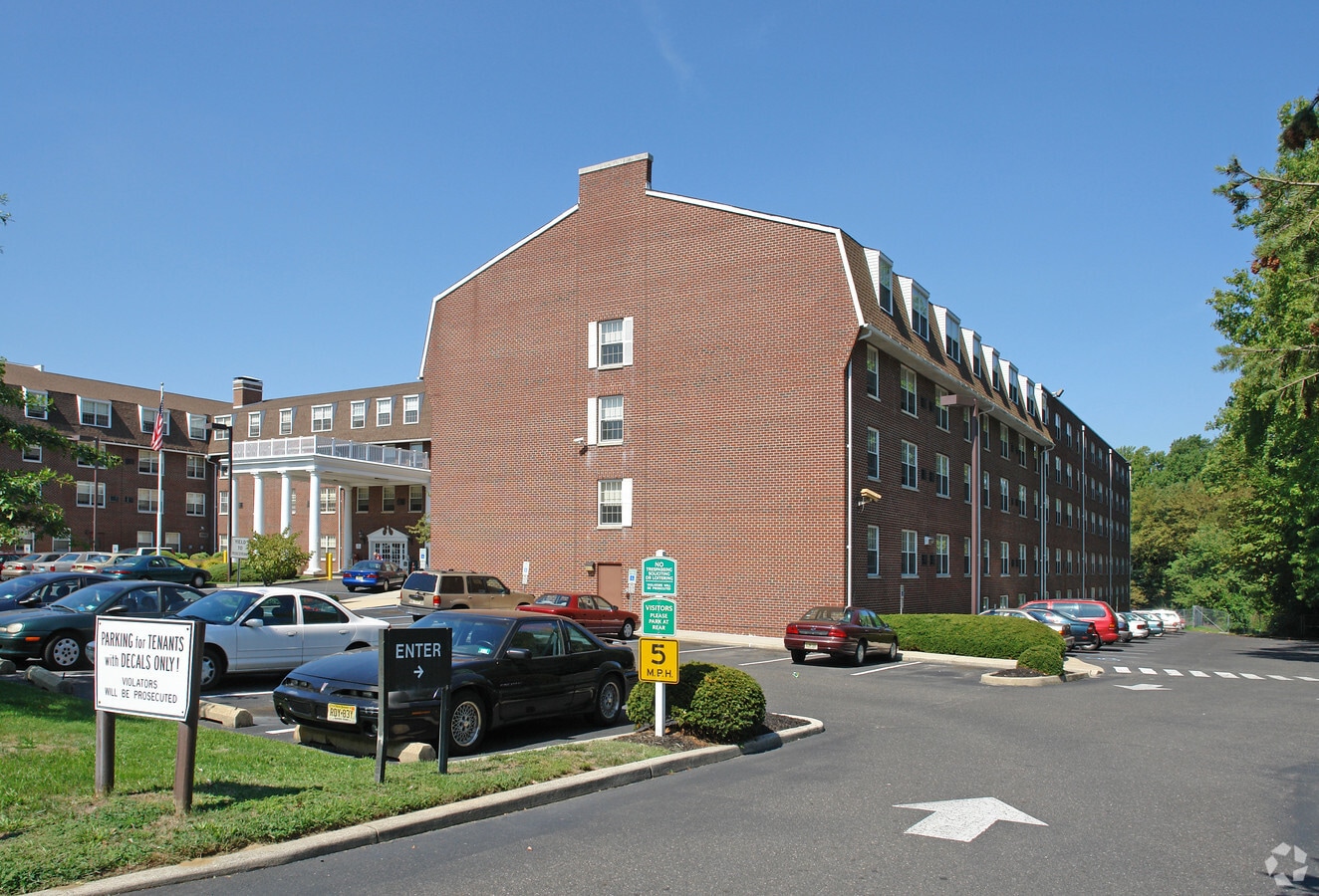 Photo - Colonial Park (Leasehold)