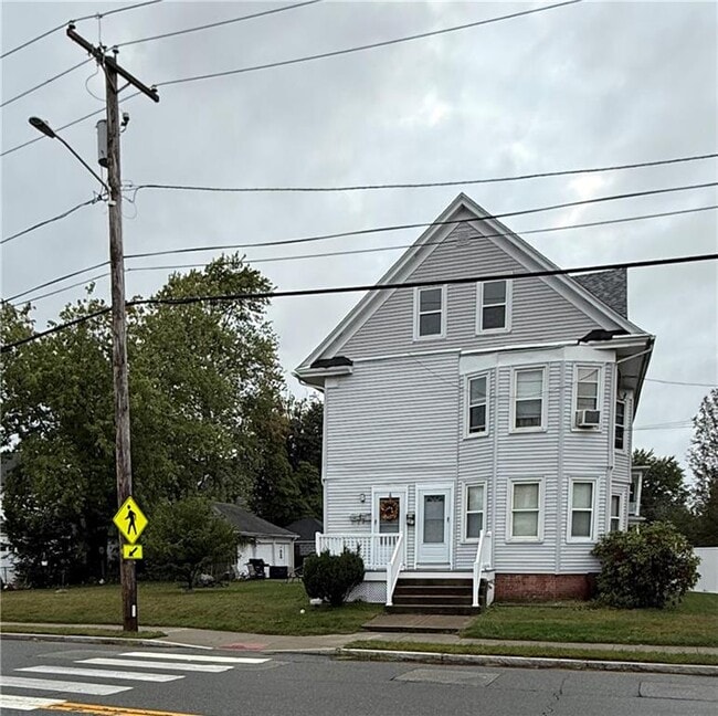 Building Photo - 595 Pontiac Ave Rental