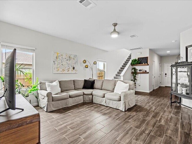 Photo - 8201 Daisy Cutter Crossing