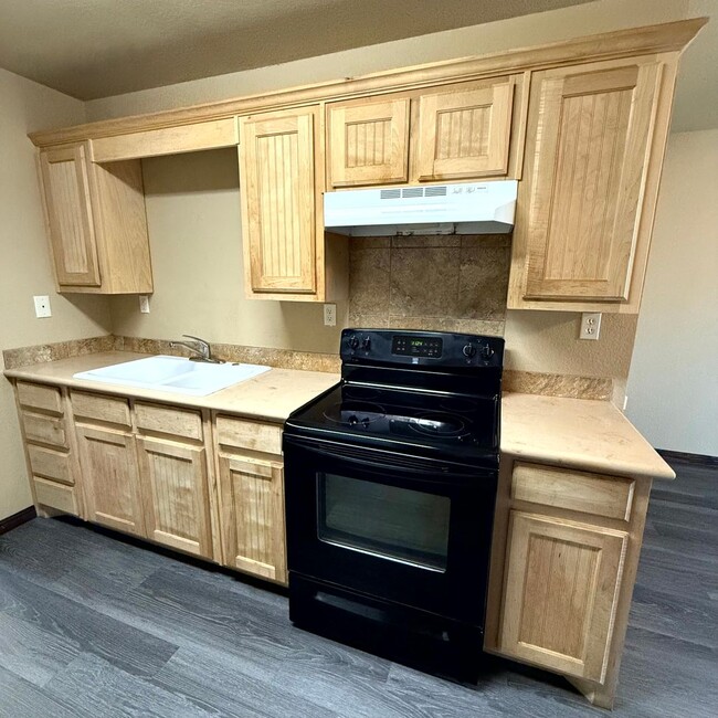 $500 Off 1st Full Month!* All Utilities In... - $500 Off 1st Full Month!* All Utilities In... Apartment Unit 117