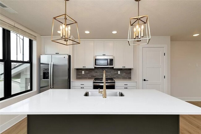 Photo - 2833 SW Prairie Trail Pky