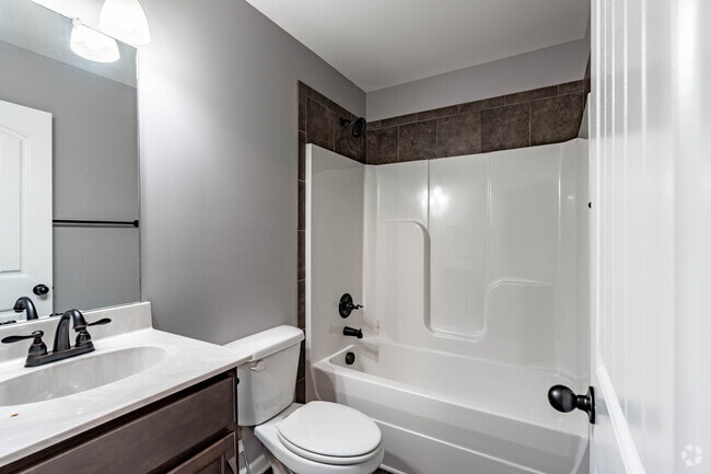 2BR 1.5B 1000SF Bathroom
