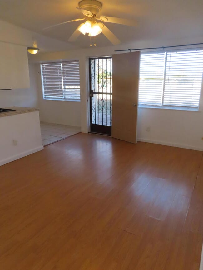 Photo - 10052 Kenworthy St