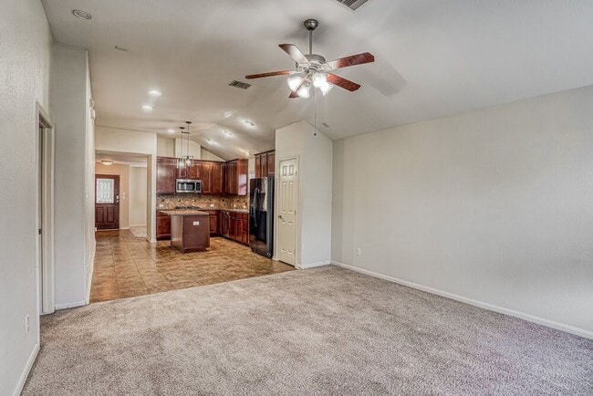 2219 Diamond Crest Dr