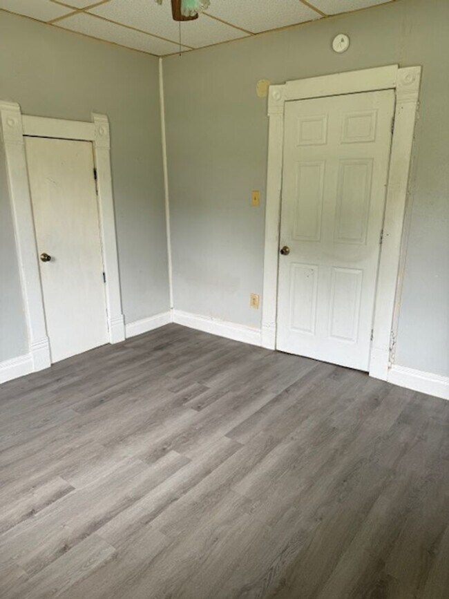 Photo - 2 bedroom 1 bath home close to downtown