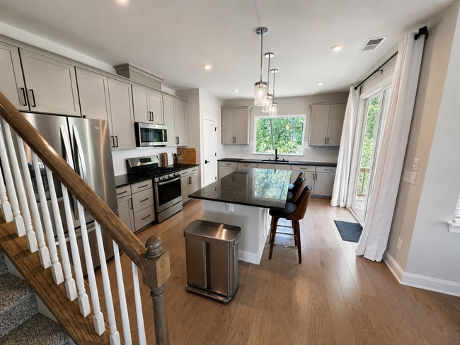 820 Amley Pl