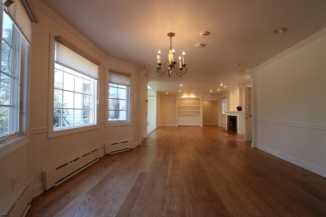 Photo - 300 Shore Rd