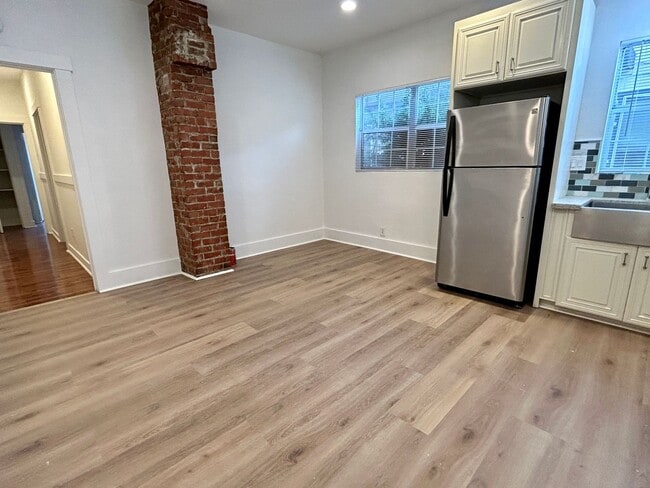 Photo - N San Pedro Unit 2B