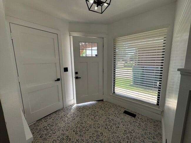 Photo - Cute Northwest OKC Home
