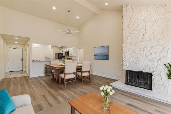 Photo - 25700 University Ct Unit 323