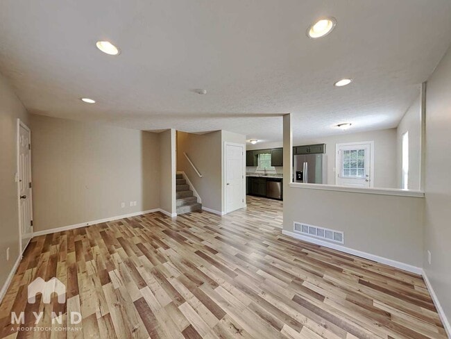 Photo - 381 Cottonwood Loop