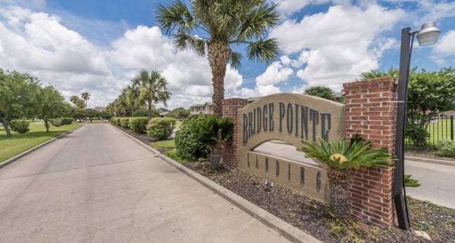 Bridge Pointe Landing - Bridge Pointe Landing Apartments