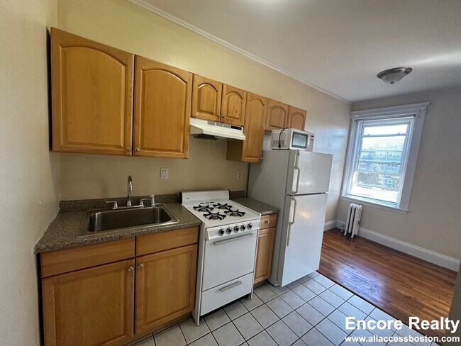 Building Photo - 1630 Commonwealth Ave Unit 1637-7 Rental