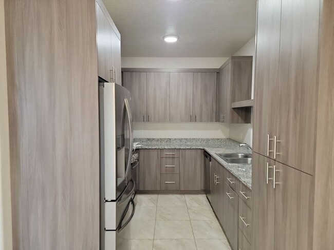 Photo - Pet Friendly and Modern End-Unit 3 Bedroom Townhome!