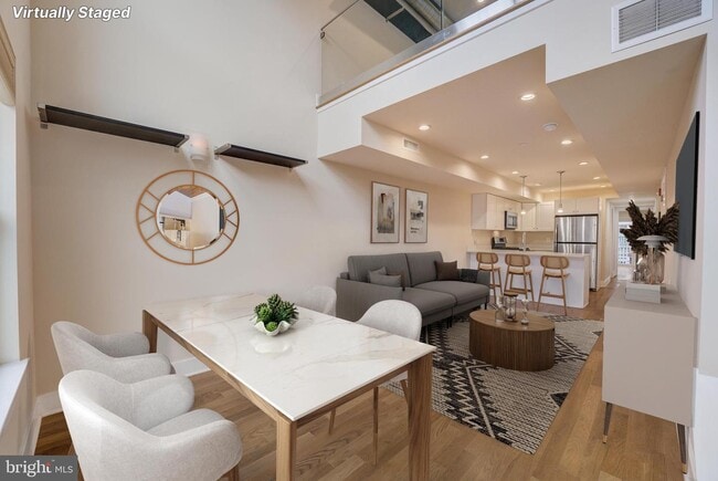 Photo - 1821 Carpenter St Unit #B