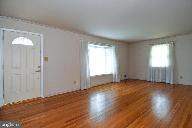 Photo - 606 Kingsley Rd SW
